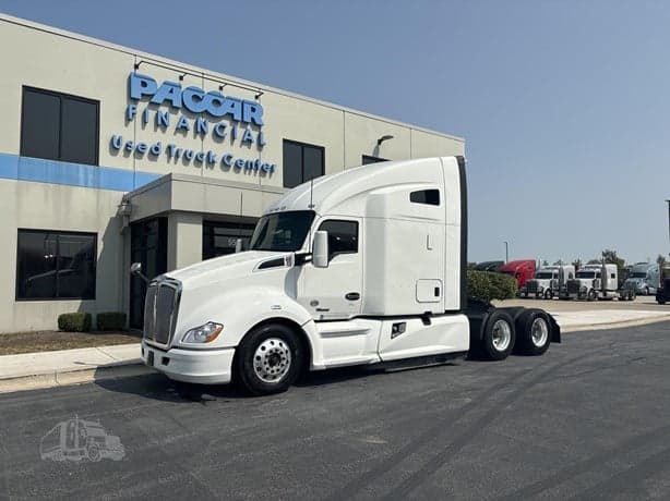 2021 Kenworth T680 image 1