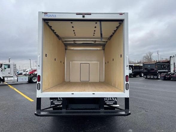 2024 Ford E350 image 7