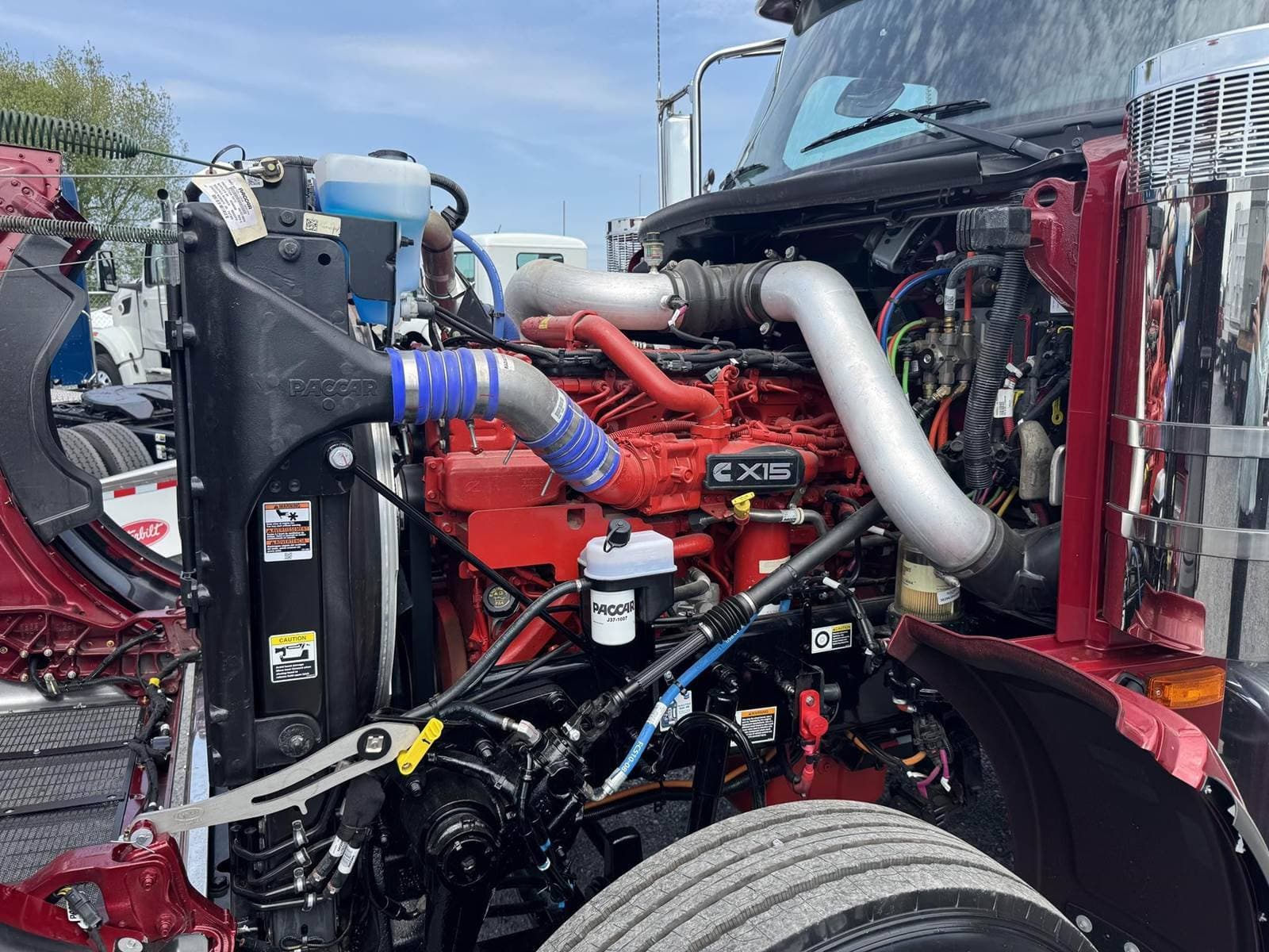 2025 Peterbilt 589 image 11