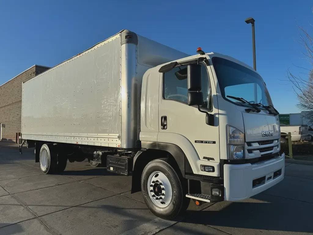 Used 2018 ISUZU Box Truck - Straight Truck, Moving Van, Cabover Truck - COE - FTR For Sale image 3
