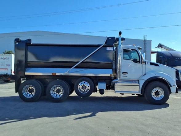 2025 Kenworth T880 image 8