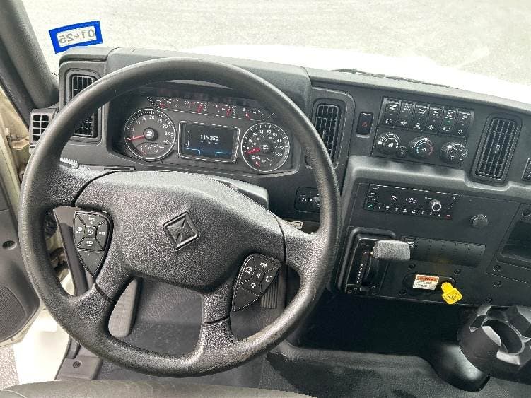 2022 International MV607 Box Truck - 220HP, 6 Speed Automatic, Roll up Door image 18