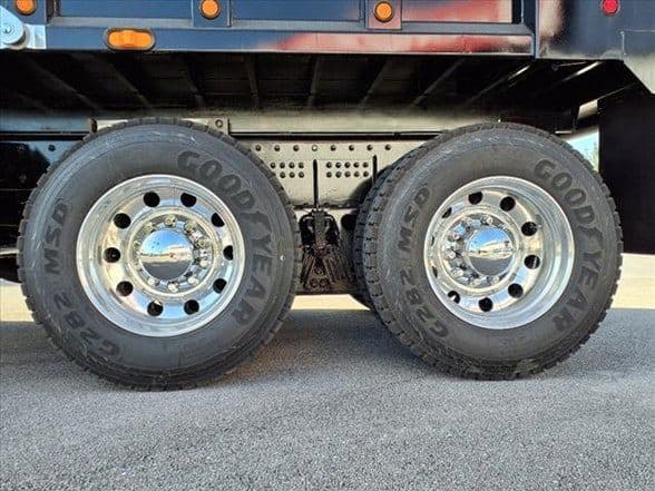 2025 Kenworth T880 image 39