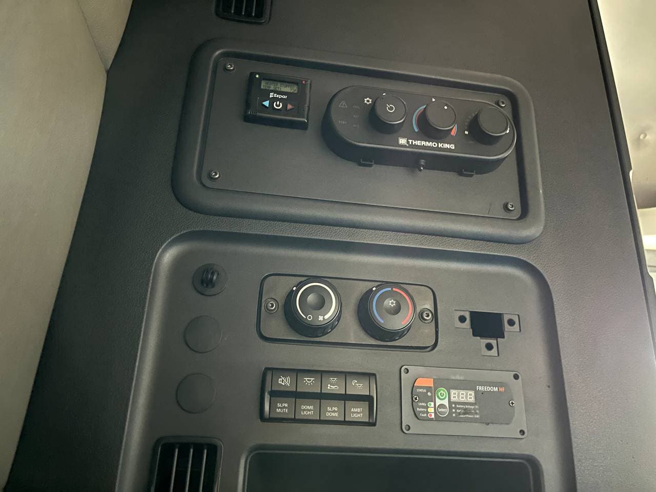 2020 Freightliner Cascadia image 18