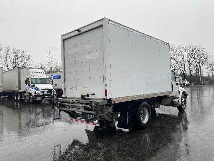 2022 International MV607 Box Truck - 240HP, 6 Speed Automatic, Roll up Door image 13