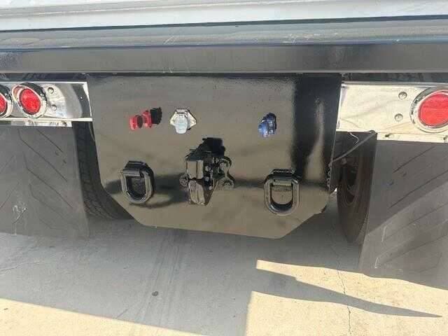 2019 Kenworth T8 Series image 12