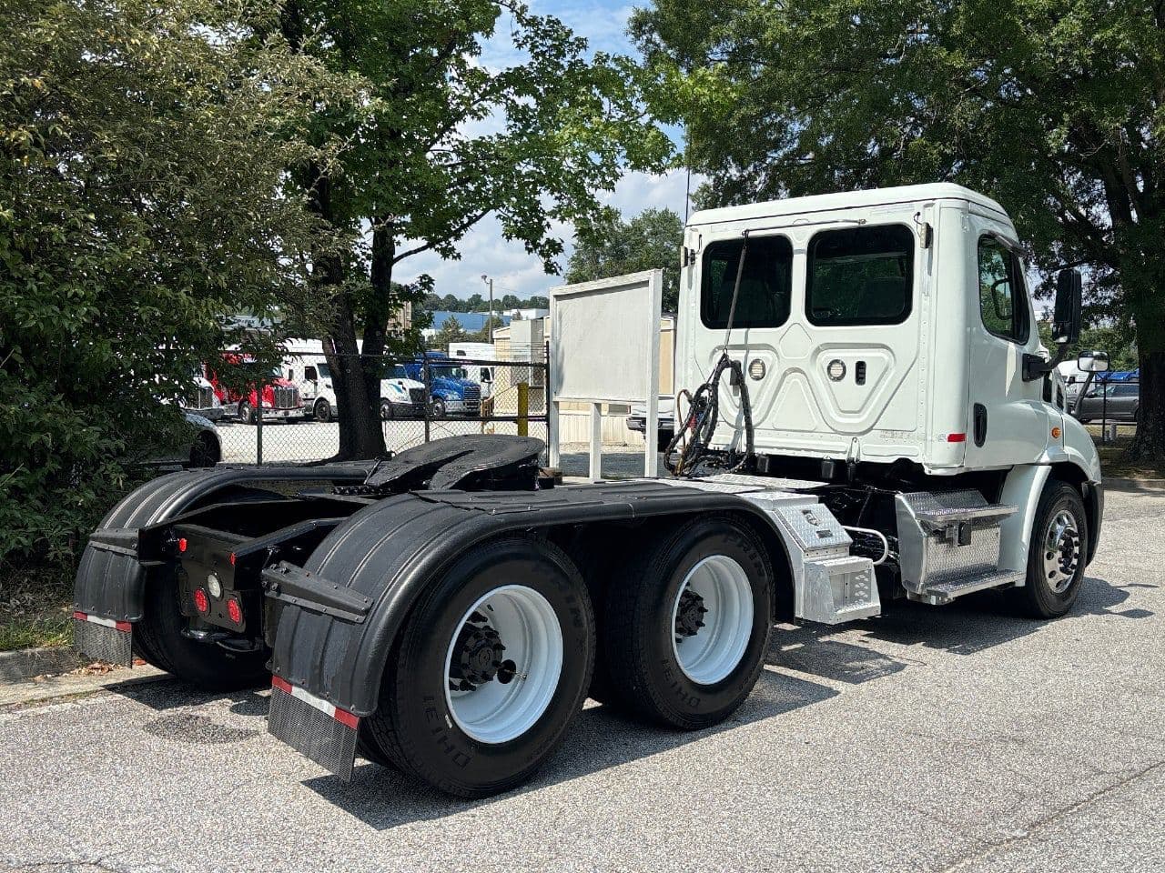 2019 Freightliner Cascadia 113 image 11