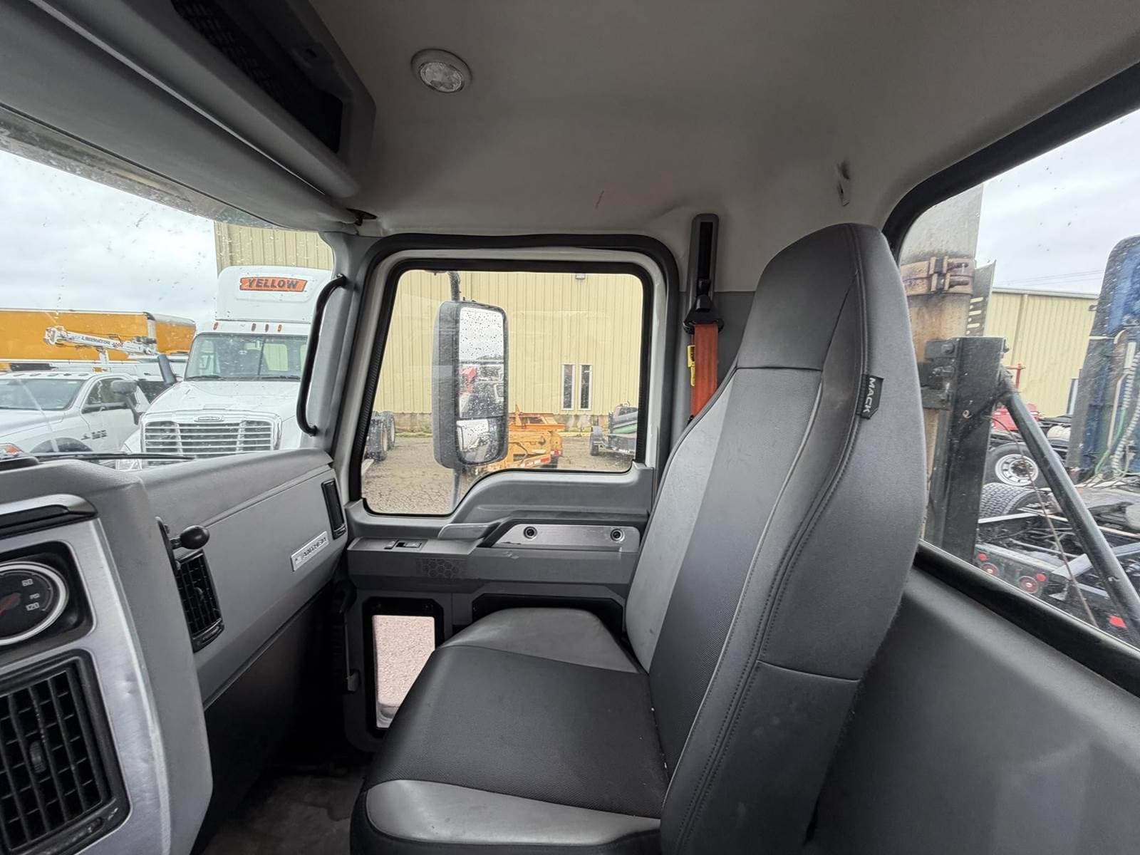 2019 Mack Anthem 64T Day Cab Truck - MP7 425HP, 12 Speed M Drive Amt image 18