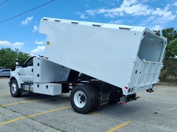 2027 Ford F750 SD image 4