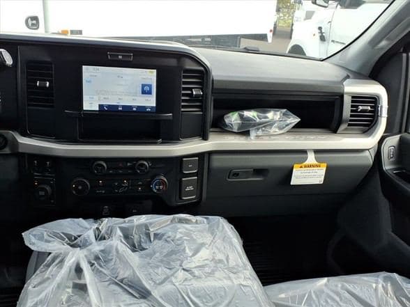 2025 Ford F450 image 12