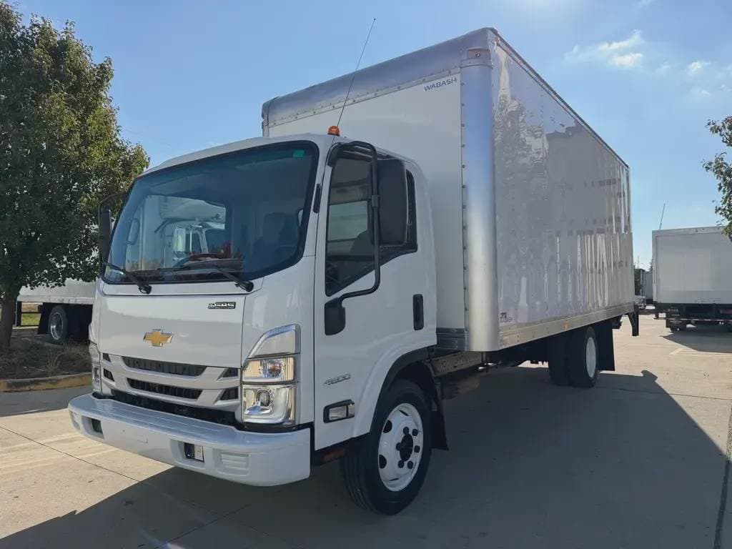 2023 Chevrolet 4500 image 2