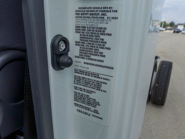 2025 Chevrolet 4500 HG LCF Gas Work Truck 109" Wheelbase Cab Chassis image 13