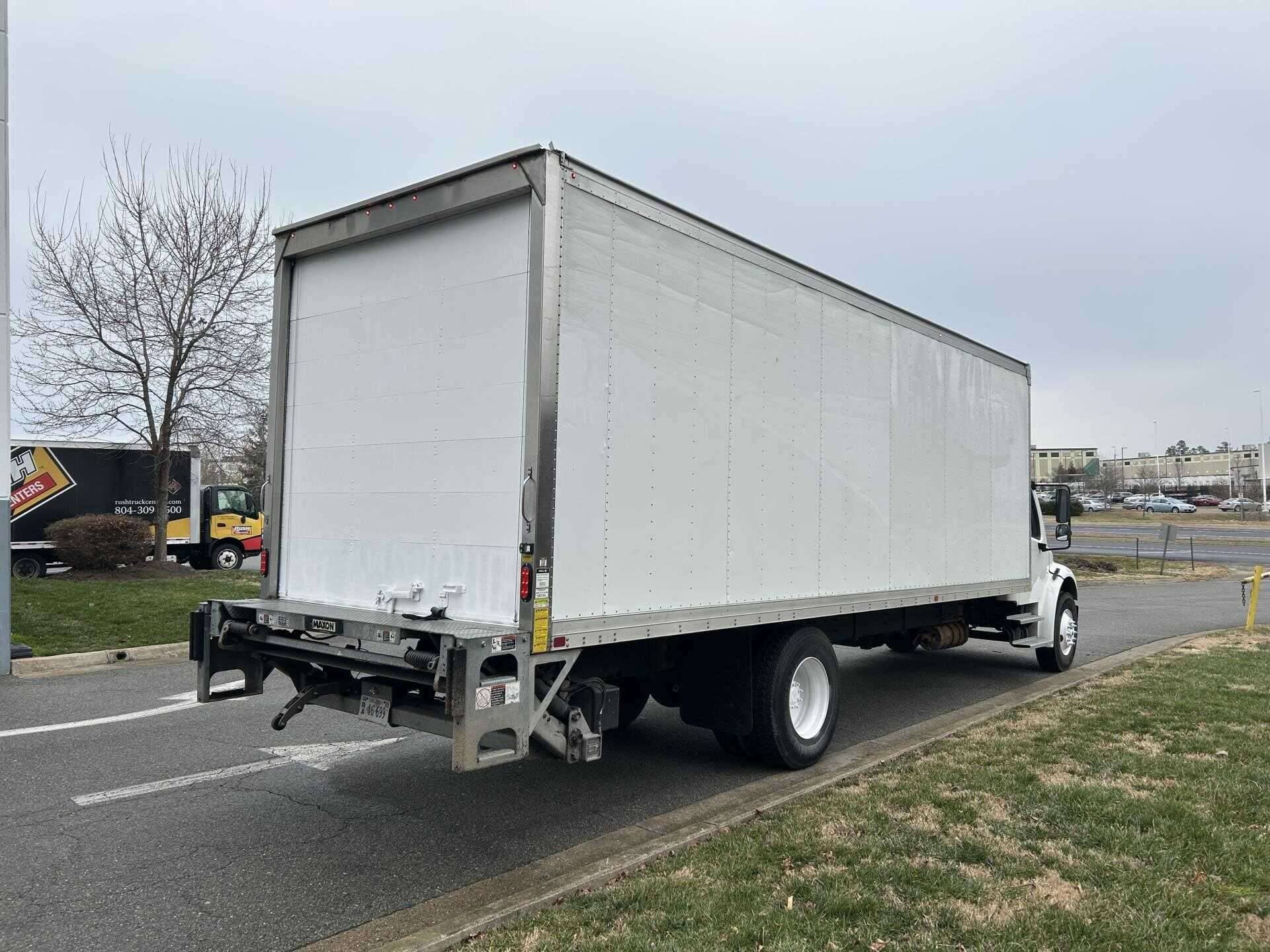 2022 Freightliner M2 image 6