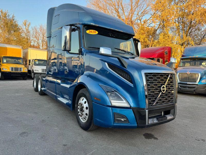 2020 Volvo VNL image 3