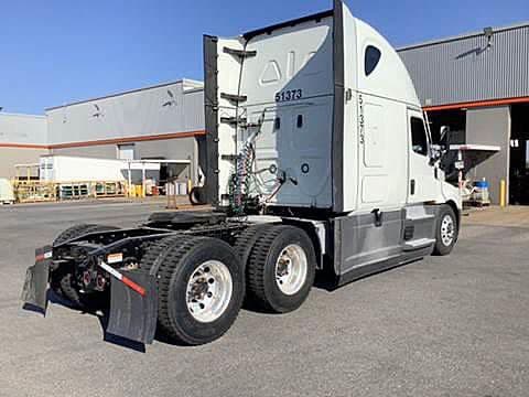 2021 Freightliner Cascadia 126 image 9
