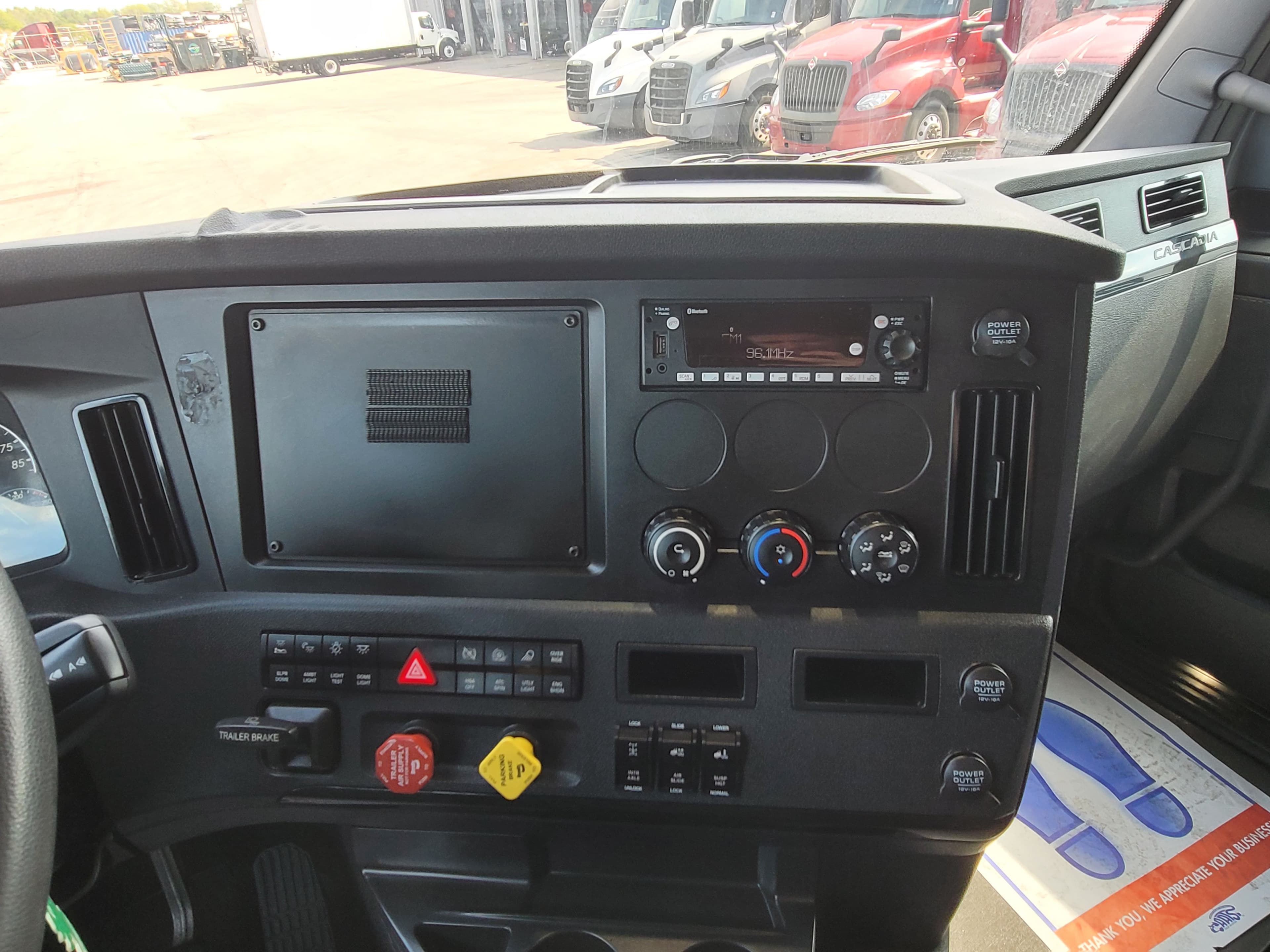 2023 Freightliner Cascadia 125 image 11