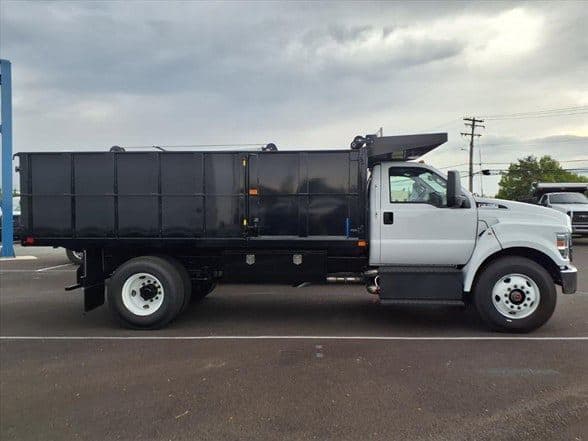 2027 Ford F750 XL SD image 5