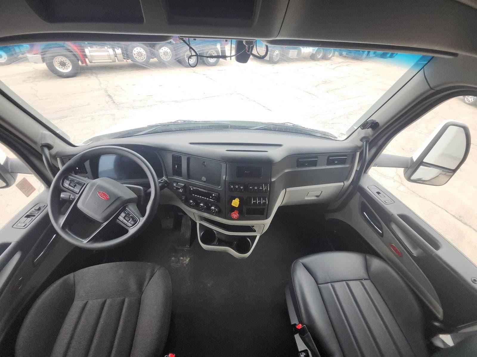 2024 Peterbilt 579 image 12