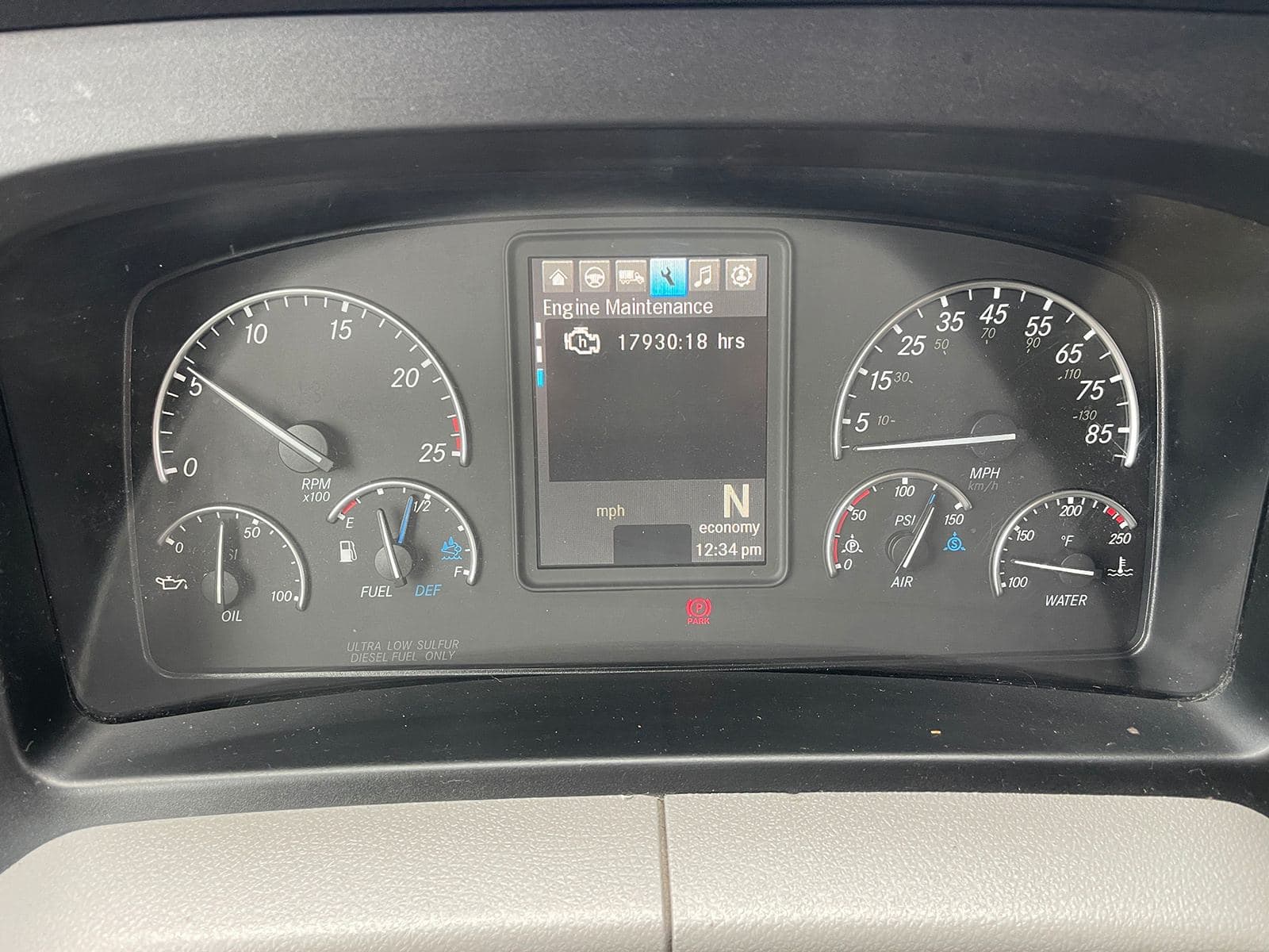 2020 Freightliner Cascadia 126 image 10