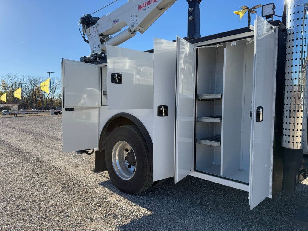 2026 Ford F-750SD Base Crane Truck image 27
