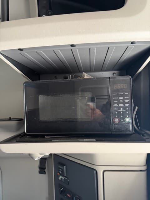 2024 Peterbilt 579 image 8