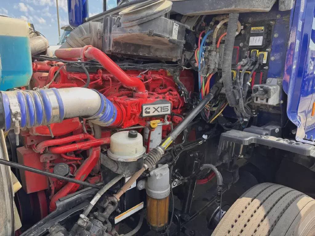 2022 Peterbilt 579 image 9