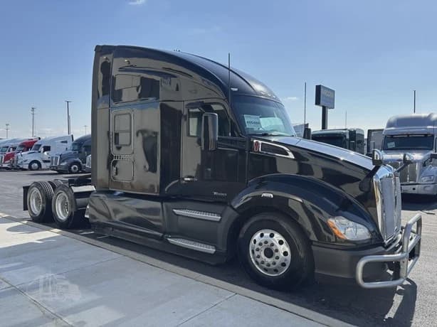 2021 Kenworth T680 image 4