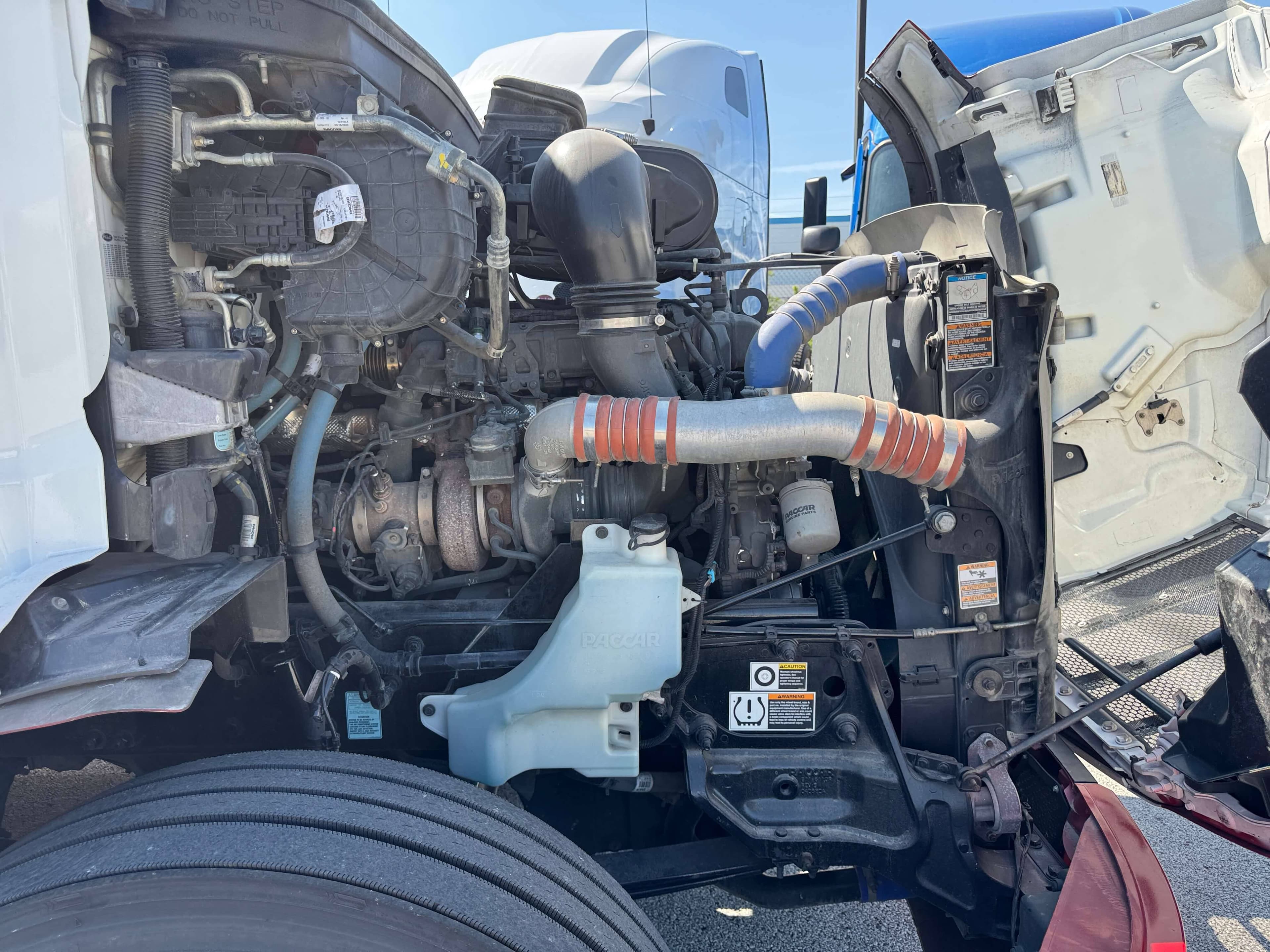 2023 Peterbilt 579 image 8