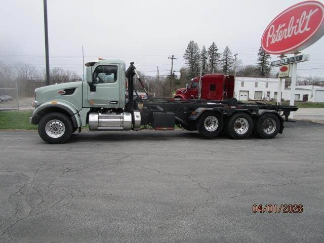 2020 Peterbilt 567 image 2