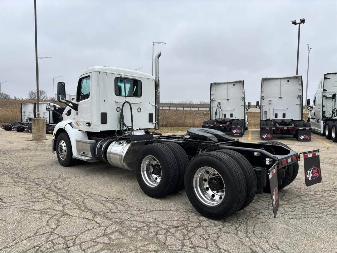 2020 Peterbilt 579 image 4