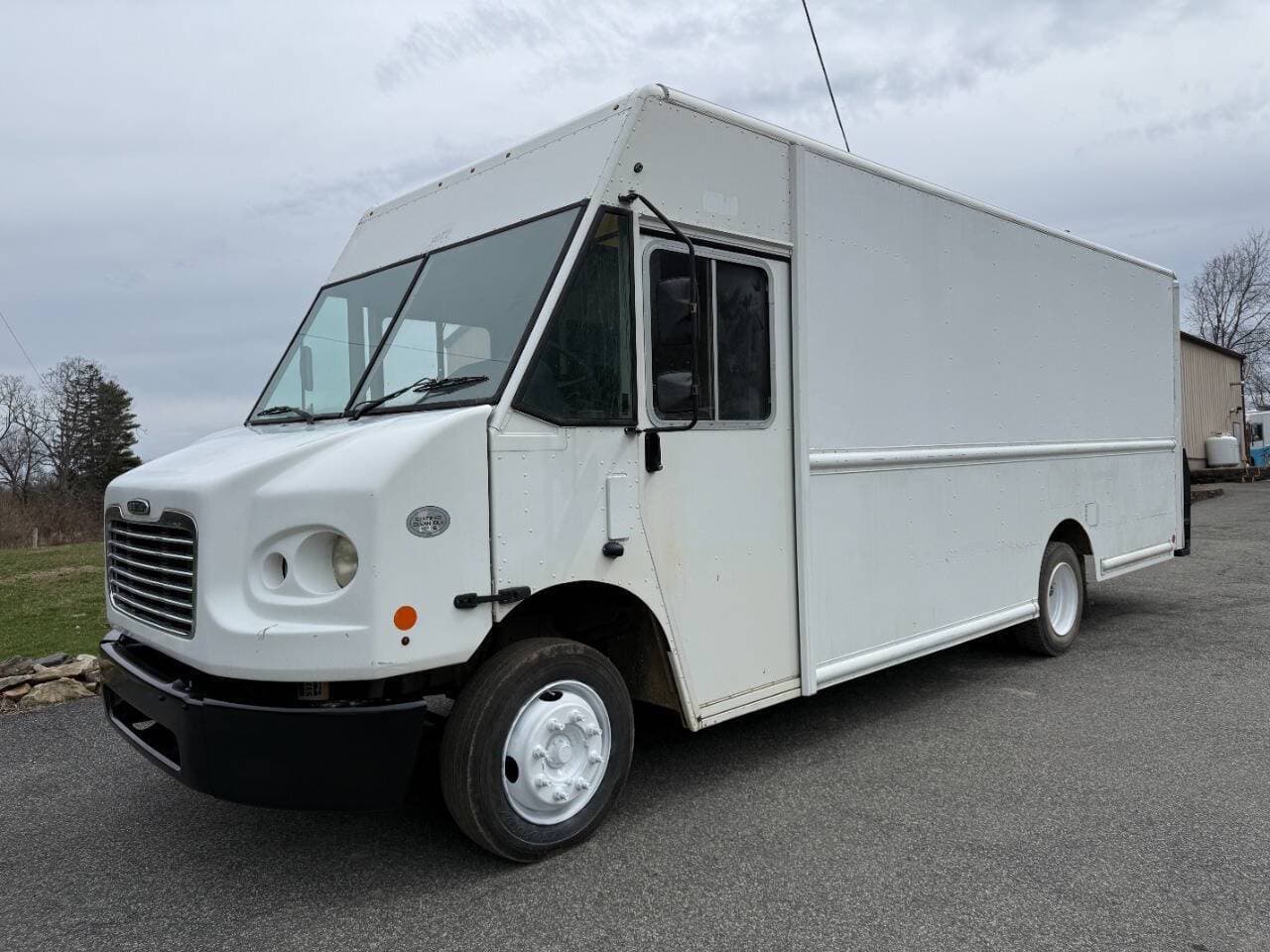 2017 Freightliner MT55 image 8