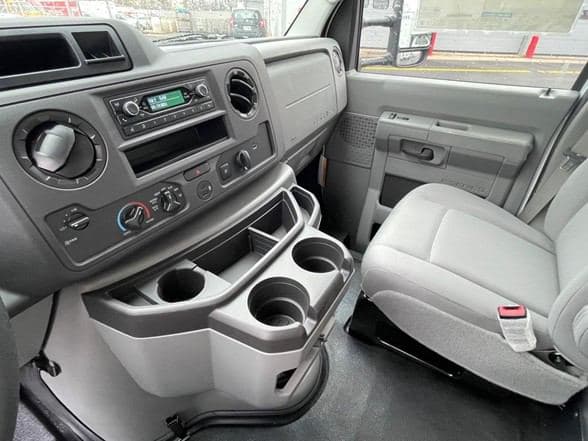 2024 Ford E450 image 15