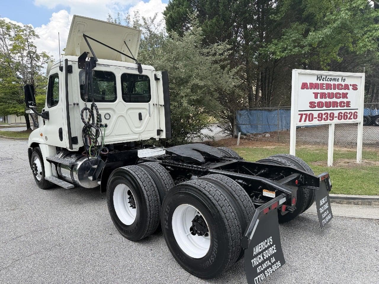 2018 Freightliner Cascadia 125 image 5