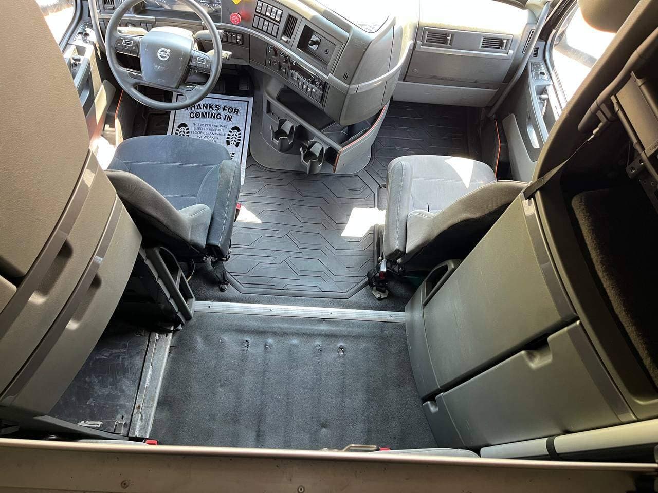 2022 Volvo VNL860 #1168 image 14