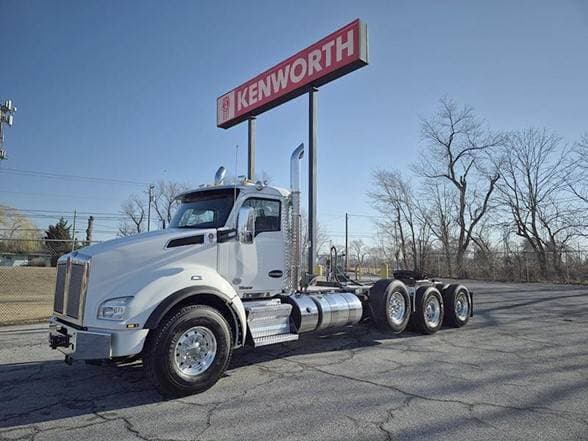 2021 Kenworth T880
