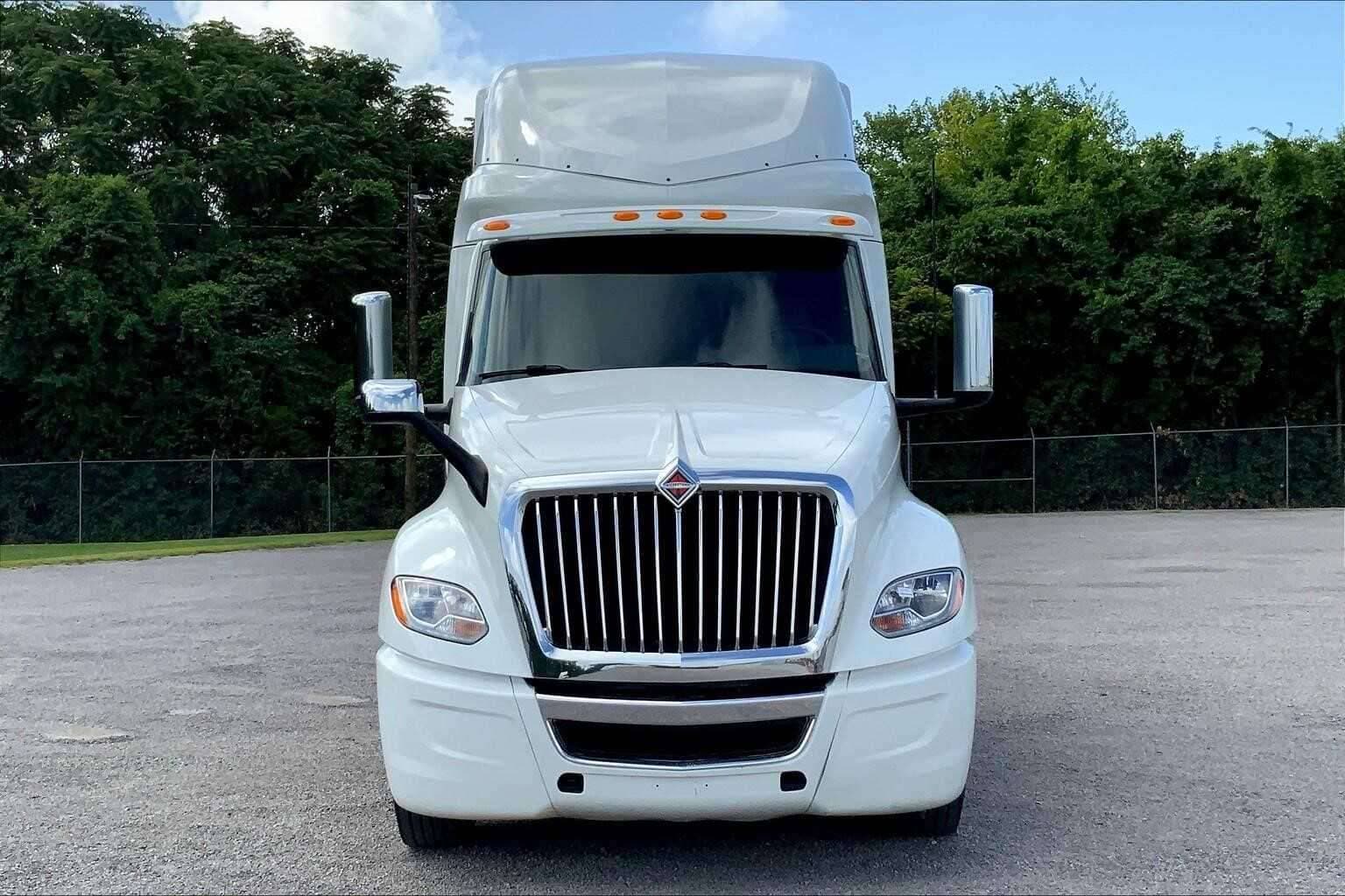 2023 International LT62F image 2