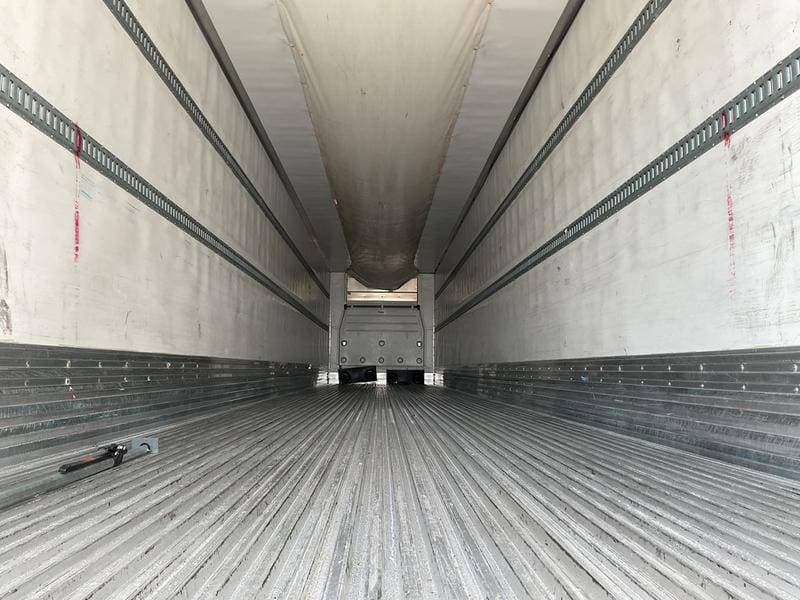 2016 Utility 3000R image 3