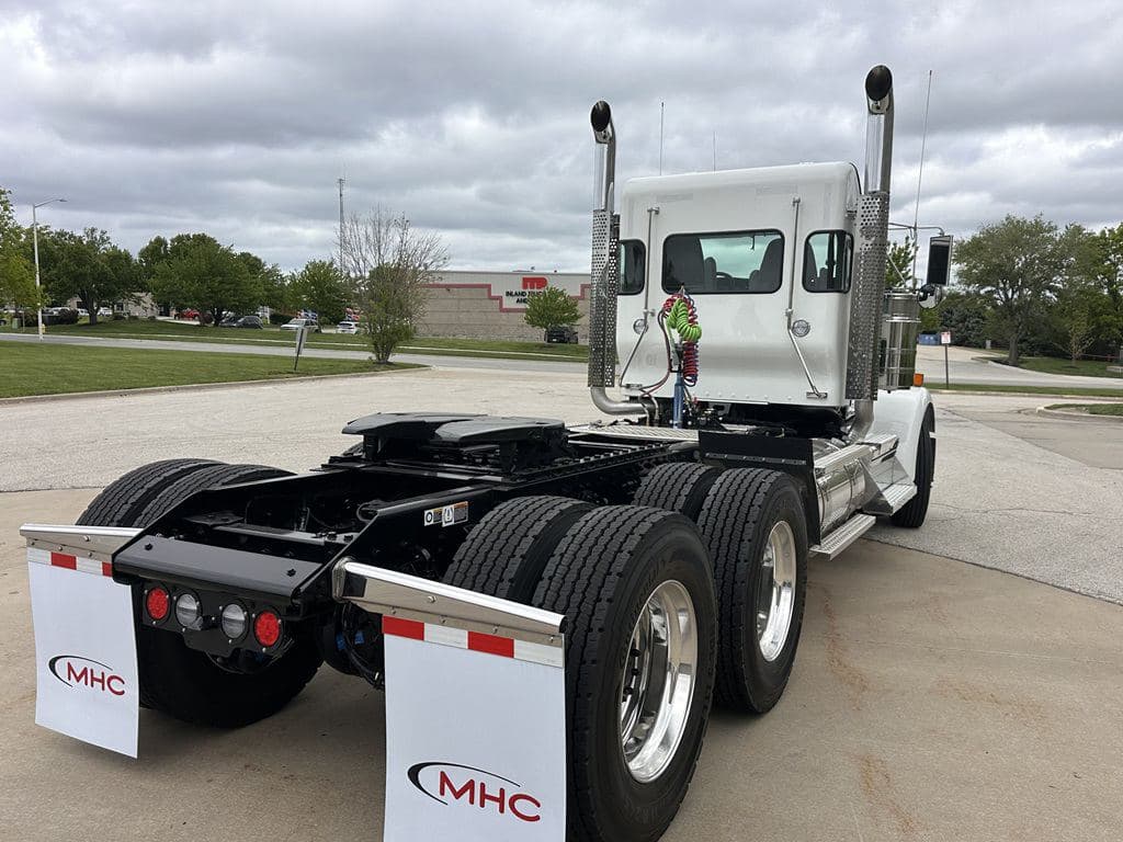 New 2027 KENWORTH W900L image 14