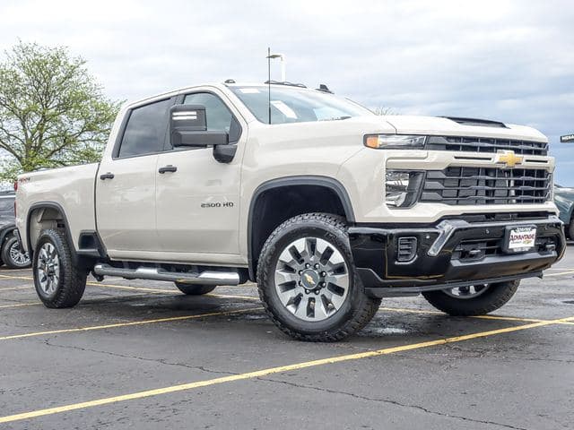 2026 Chevrolet Silverado 2500HD Custom image 2