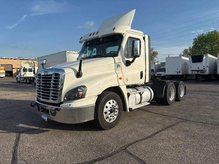 2018 Freightliner Cascadia image 1
