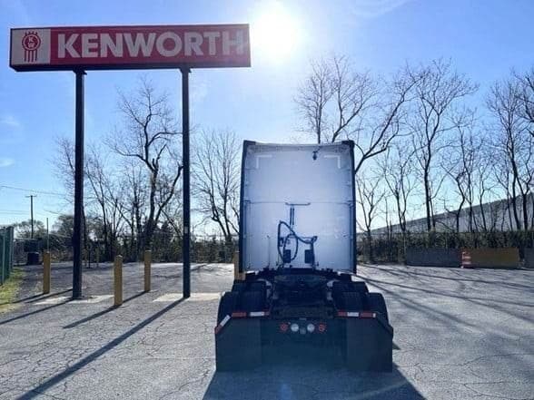 2020 Kenworth T680 image 3