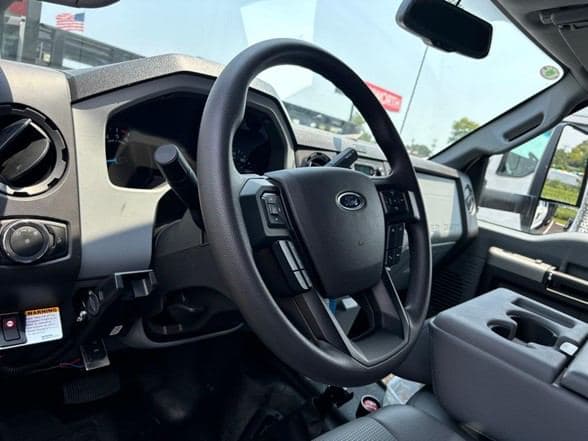 2025 Ford F650 SD image 7