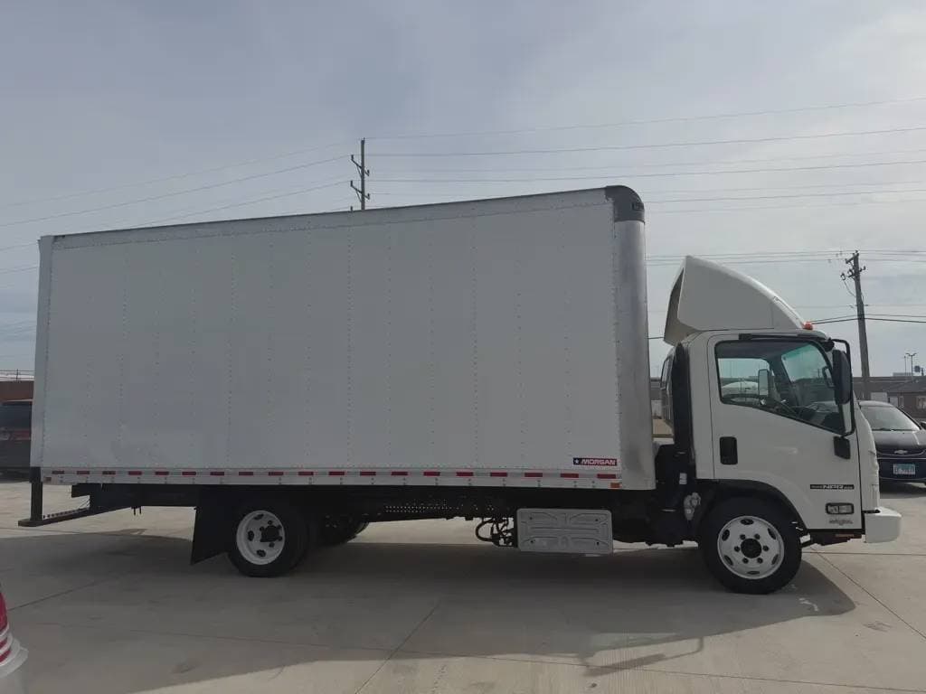 Used 2021 ISUZU Cabover Truck - COE, Moving Van, Box Truck - Straight Truck - NPR XD For Sale image 4