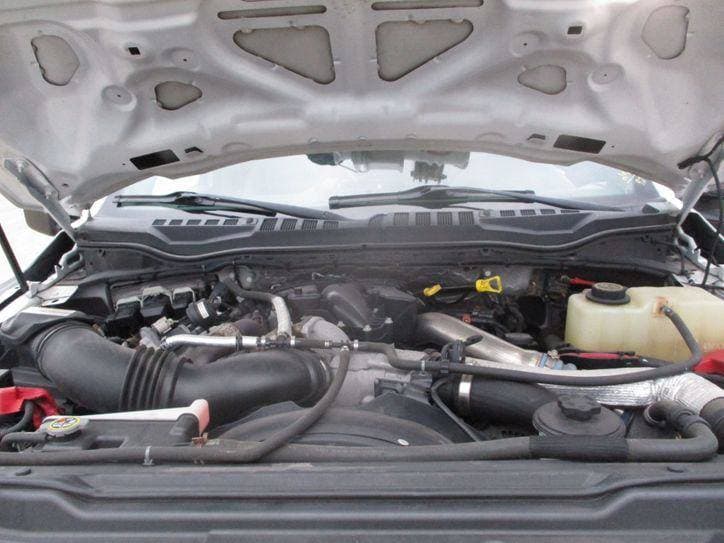 2017 Ford F-550 BUCKET TRUCK 92K MILES image 34