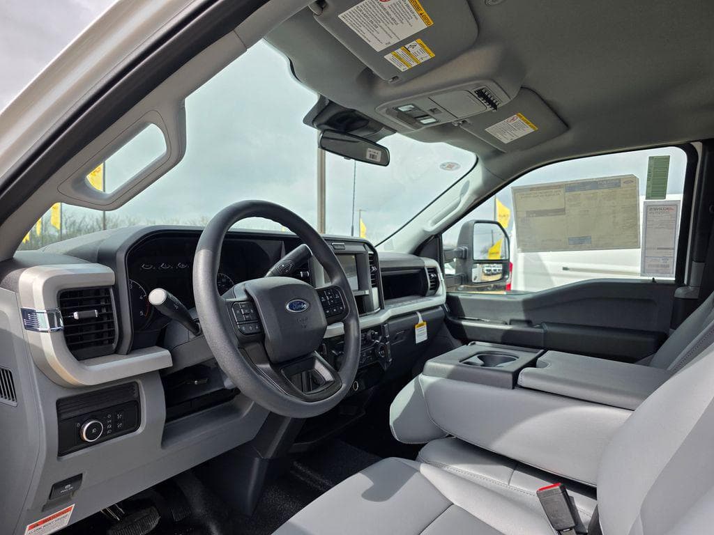 2026 Ford F-550SD XL Service Utility Body image 34