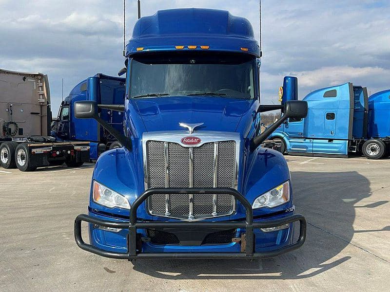 2023 Peterbilt 579 image 5