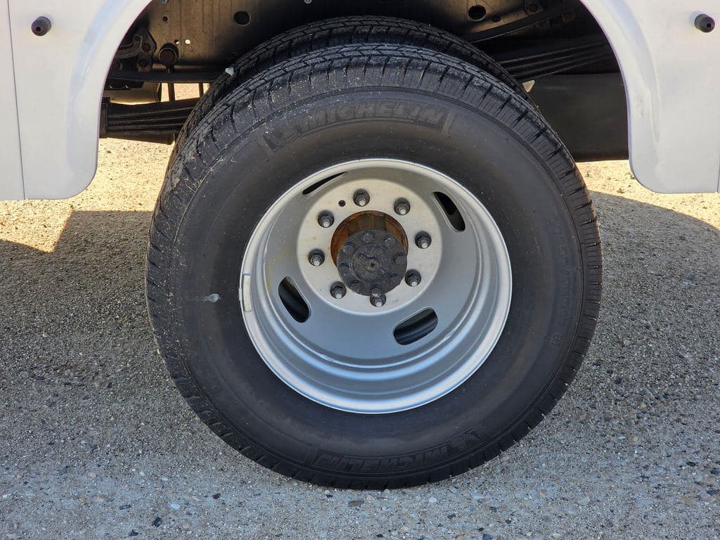 2026 Ford F-350SD XL Service Utility Body image 18