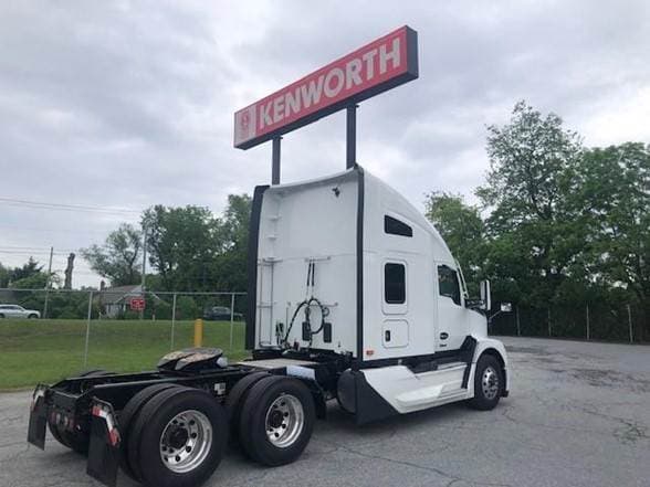 2025 Kenworth T680 image 3