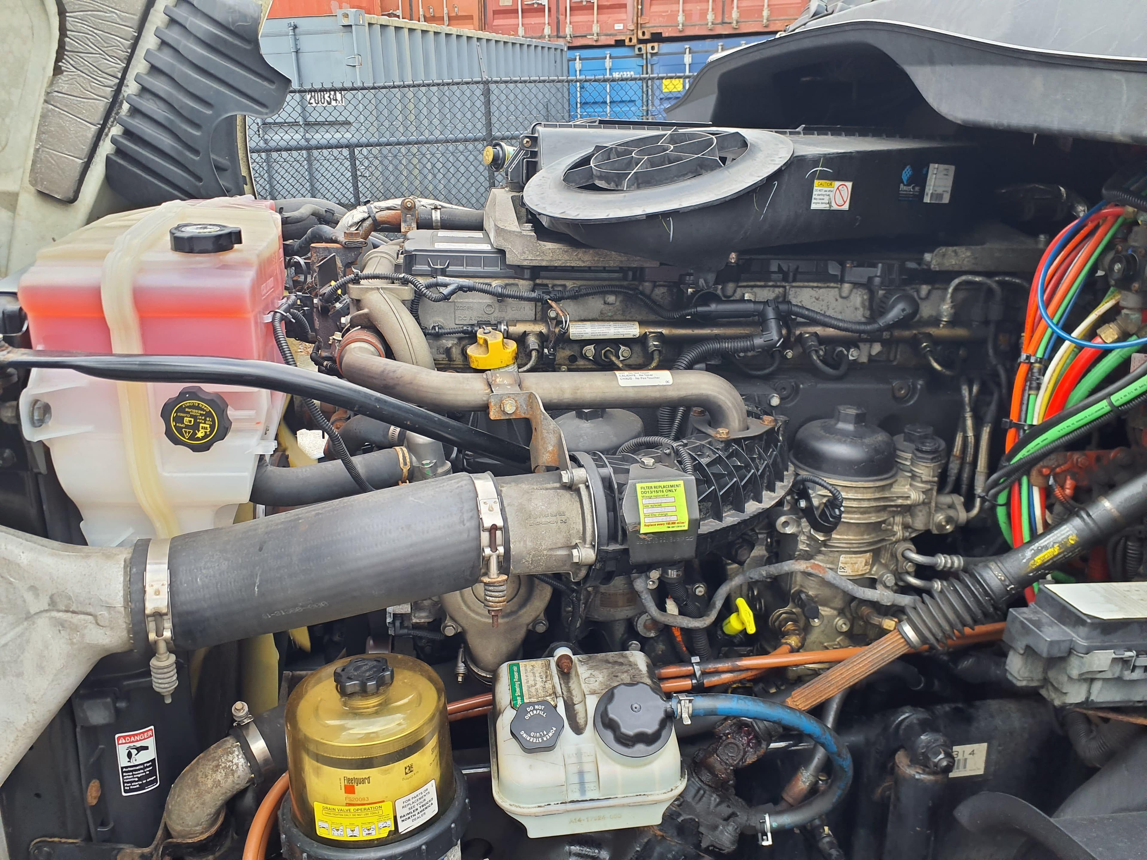 Used 2019 FREIGHTLINER Conventional - Day Cab - CASCADIA 125 image 10