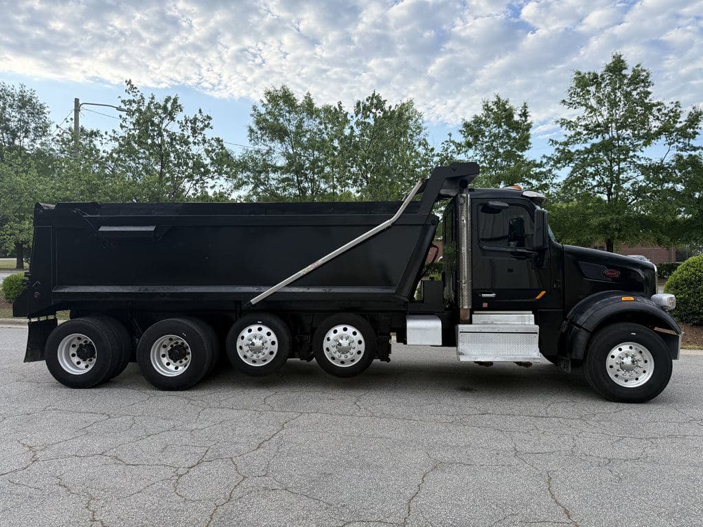 Used 2018 PETERBILT 567 image 10